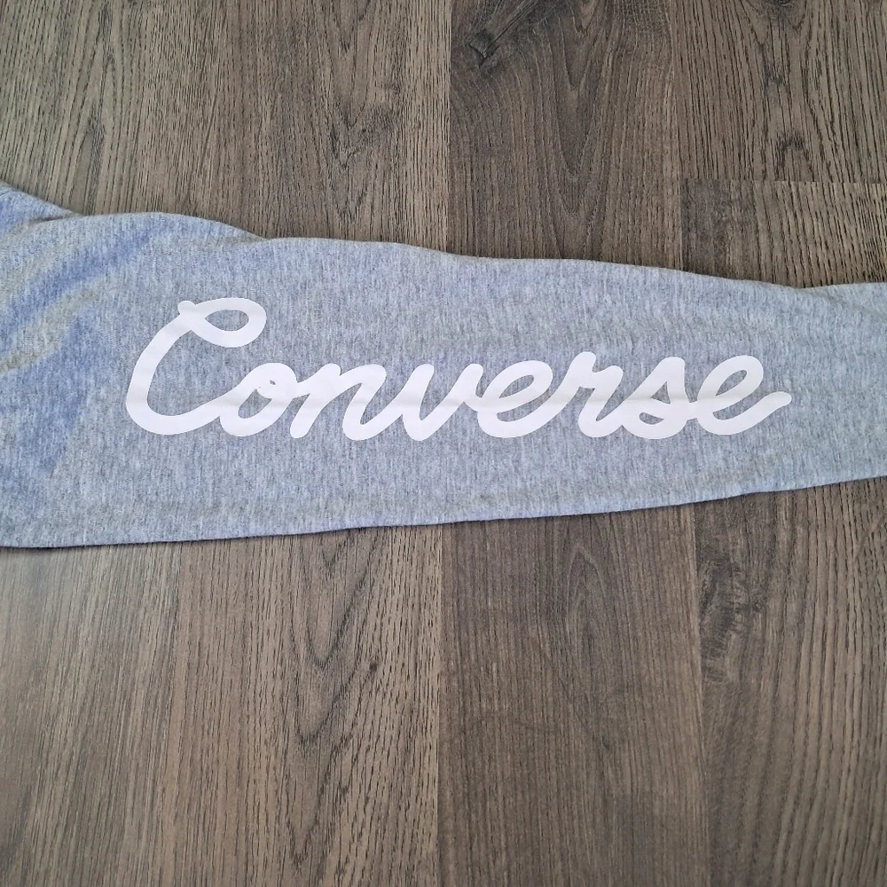 Converse Girl's Long Sleeve TShirt Gray Size Medium (10-12) Years
